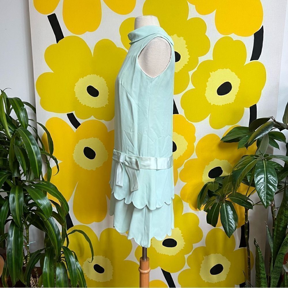 Mod Vintage 1960s / 1970s Mint Scalloped Bow Accent Drop Waist Mock Neck Dress - Picture 3 of 9